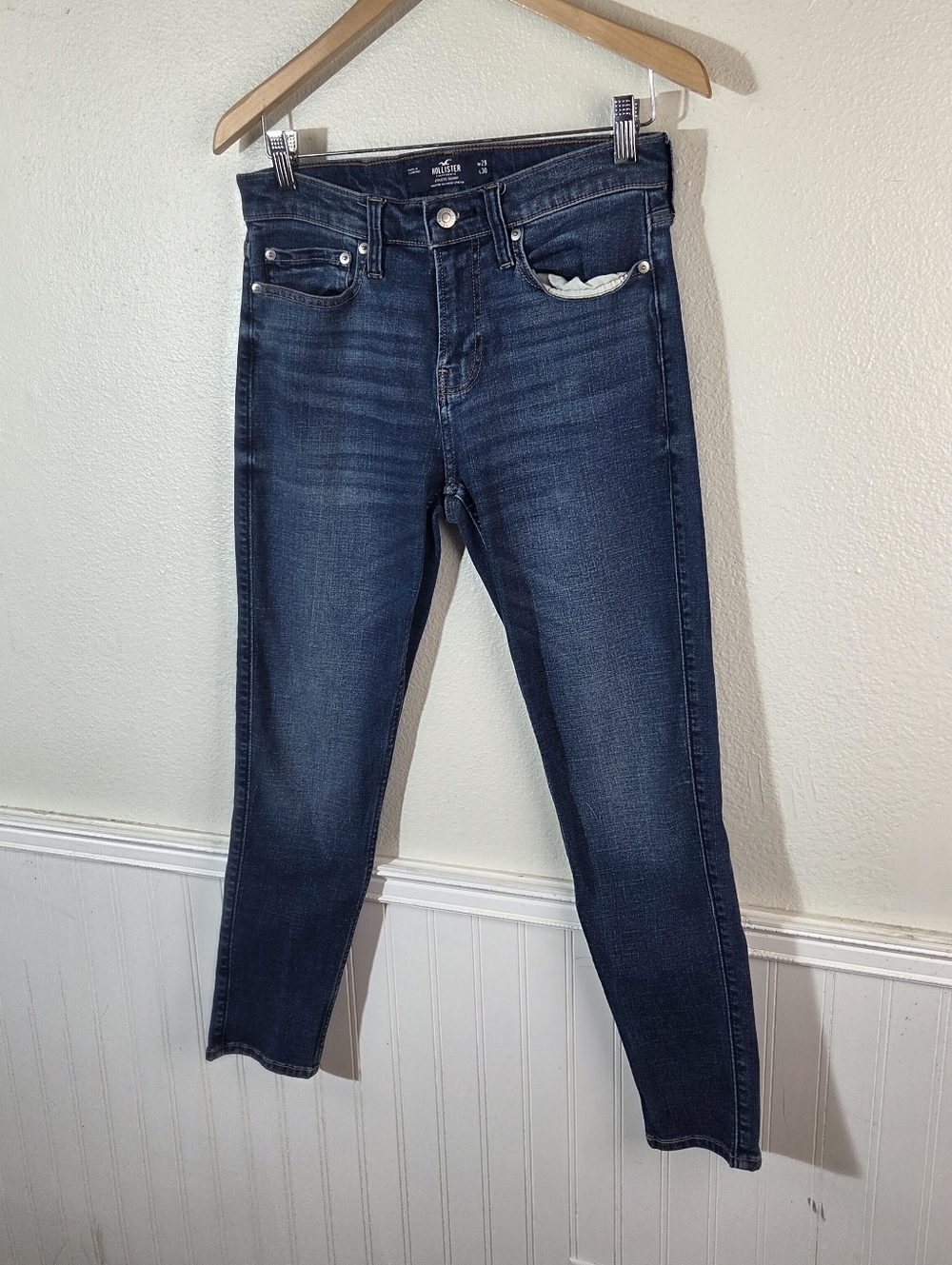 Hollister Men’s Athletic Skinny Jeans 29x30 Blue Wash Advanced Stretch Denim - Picture 2 of 13